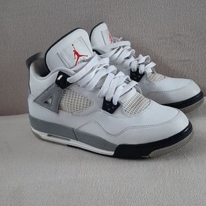 Jordan 4's